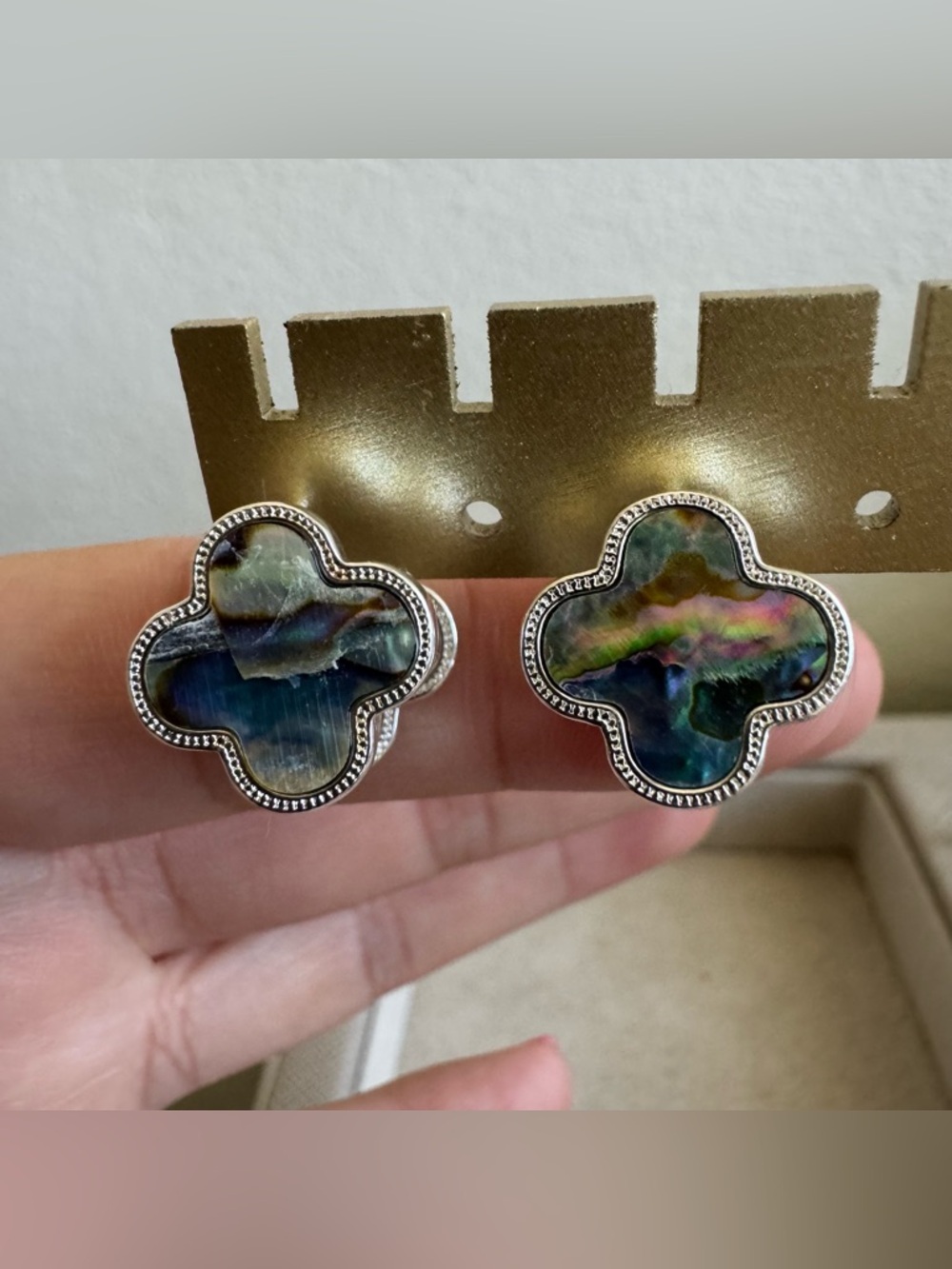 925 Sterling Silver Clover Abalone Shell Earrings - Picture 12 of 13